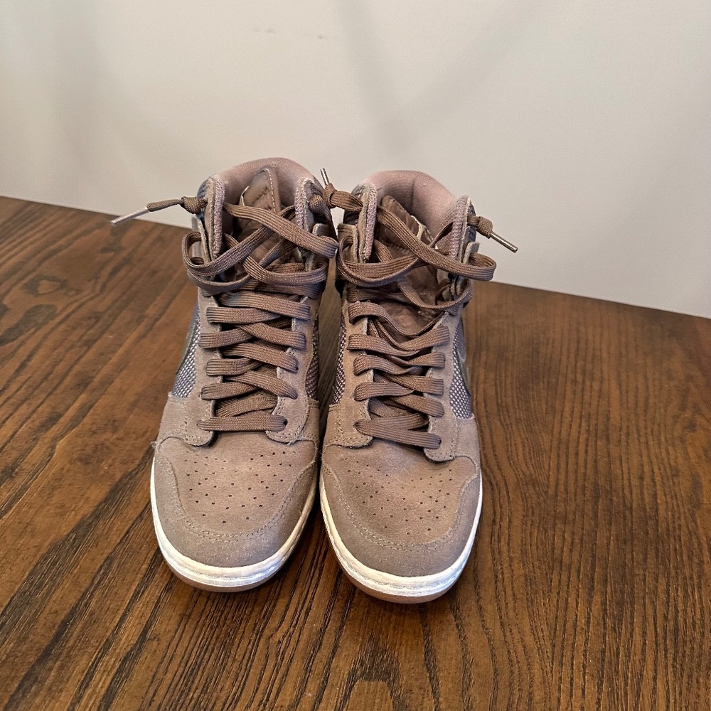 Like new khaki green Nike Sky Hi Wedge Dunk
